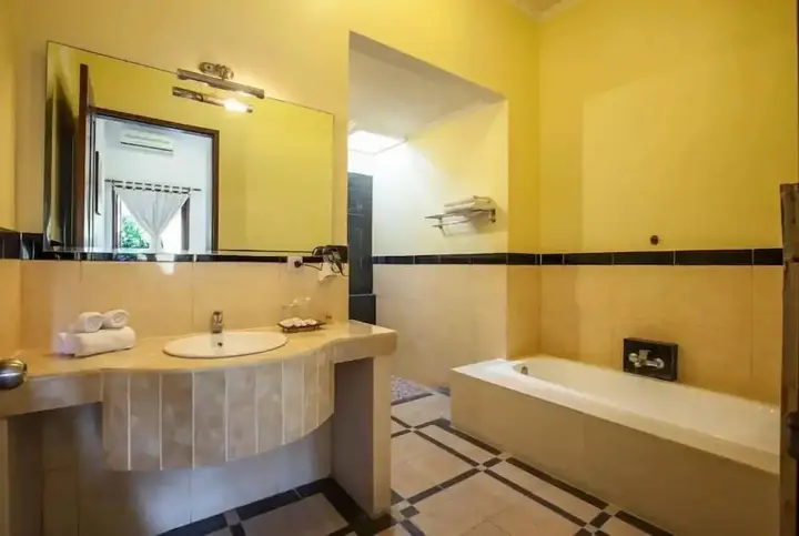 Кута: PB - Villa 5 - 4BR · 4-BR Private Pool Villa Walk to Seminyak Beach
