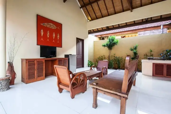PB - Villa 1 - 3BR · 3-BR Private Pool Villa Walk to Seminyak Beach — фото 1