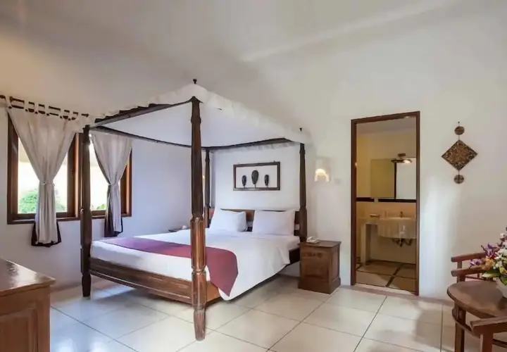 PB - Villa 3 - 3BR · 3-BR Private Pool Villa Walk to Seminyak Beach — фото 2
