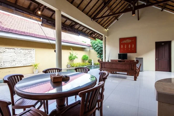 Кута: PB - Villa 3 - 3BR · 3-BR Private Pool Villa Walk to Seminyak Beach