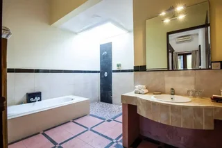Кута: PB - Villa 2 - 2BR · 2-BR Private Pool Villa Walk to Seminyak Beach