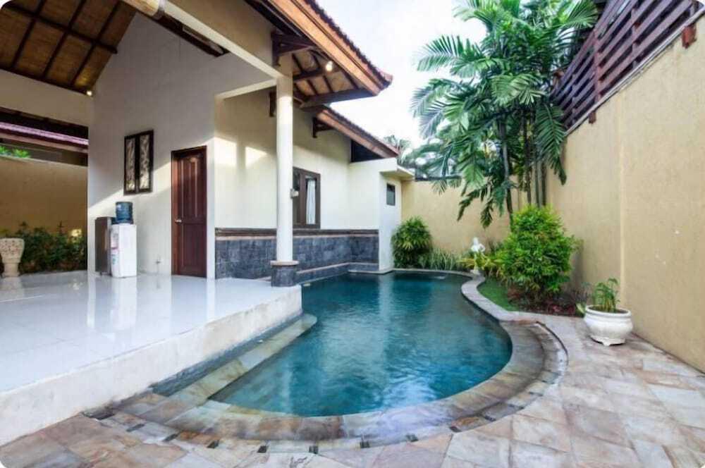 Кута: PB - 10BR · 10-BR Private Pool Villa Walk to Seminyak Beach