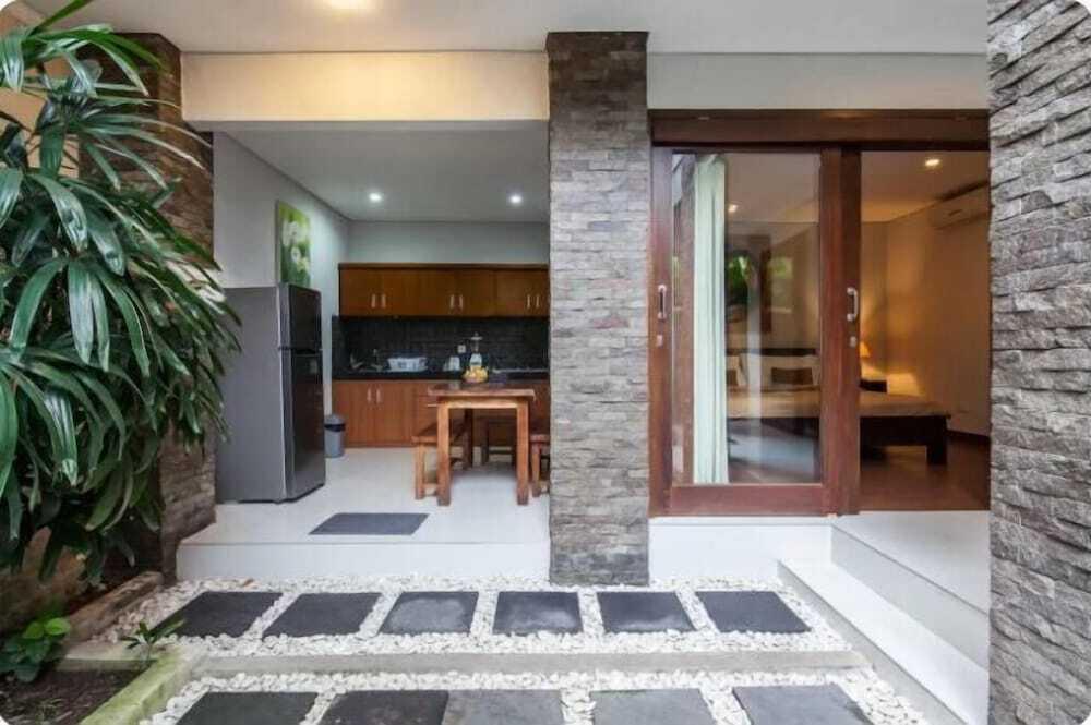 Кута: SMV - 3BedGRDN - V1 · 3BR Garden Villa Walk to Beach N Shops Legian