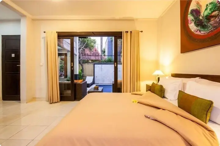 SMV . 4-BR · 4BR Pool Prime Area Walk To Beach N Shops Legian — фото 4