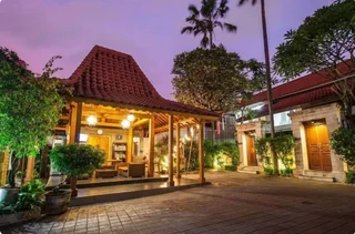 Кута: SMV . 4-BR · 4BR Pool Prime Area Walk To Beach N Shops Legian
