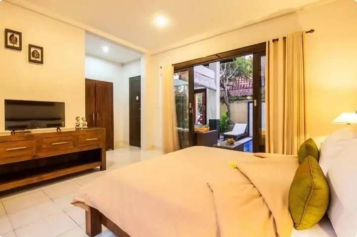 Кута: SMV . 4-BR · 4BR Pool Prime Area Walk To Beach N Shops Legian