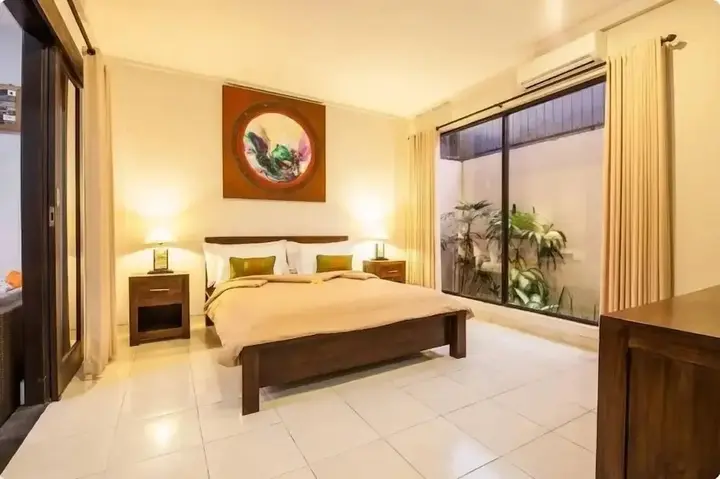 Кута: SMV . 4-BR · 4BR Pool Prime Area Walk To Beach N Shops Legian