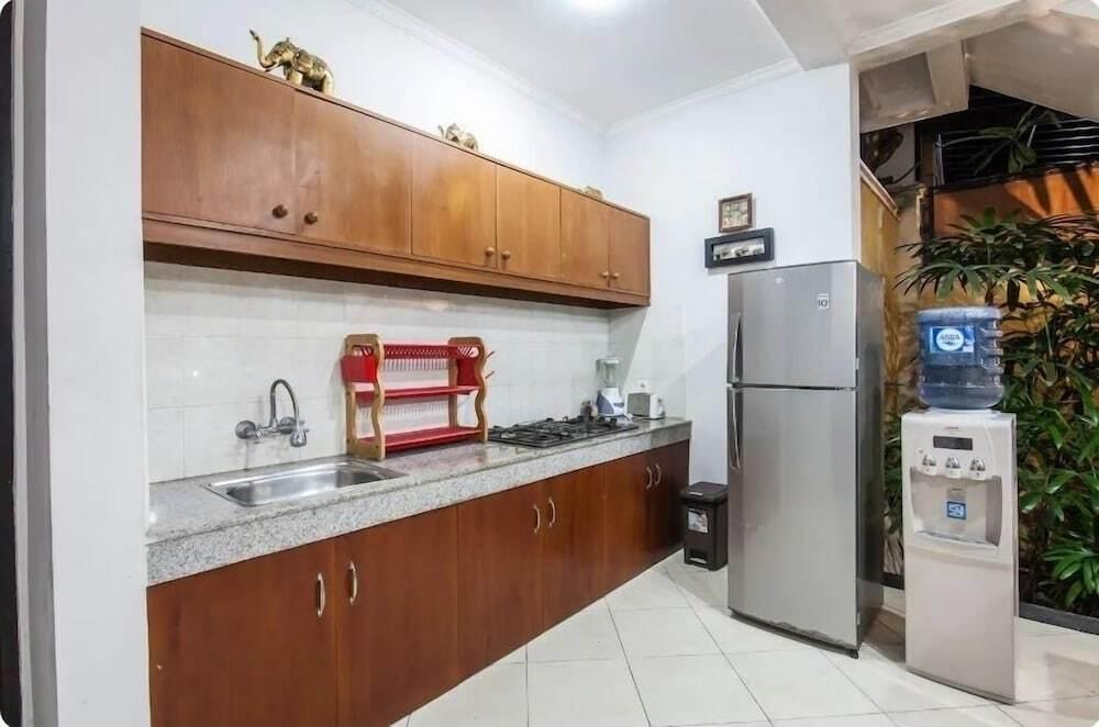Кута: SMV . 8-BR · 8BR Pool Prime Area Walk to Beach N Shops Legian
