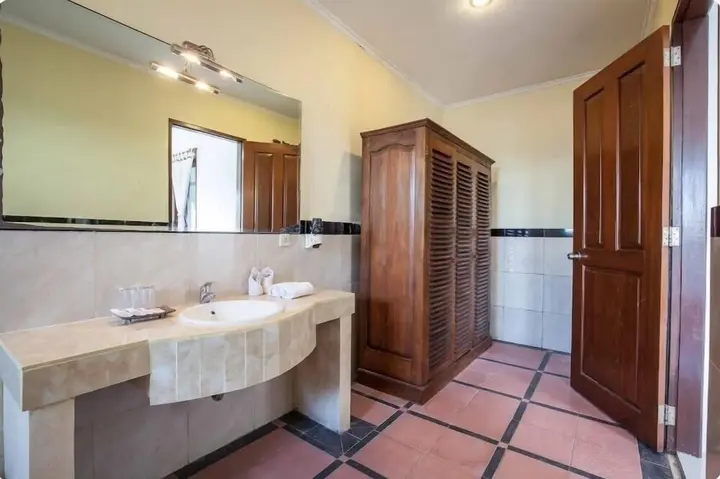Кута: 4 Bathroom Private Pool Villa near Seminyak Beach Bali