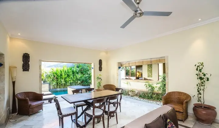 Кута: 3 Bedroom Villa1 River Side Legian