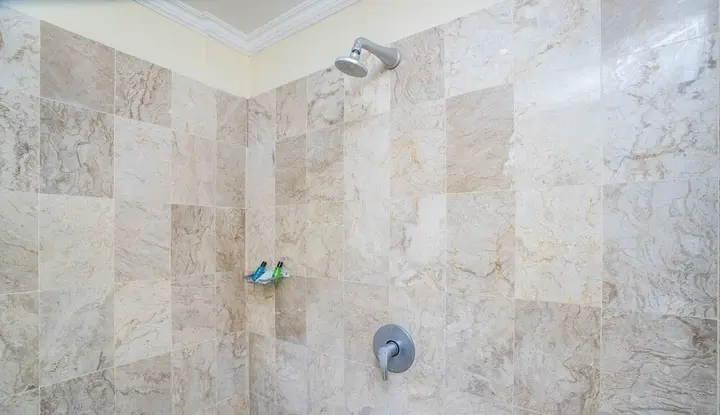 Кута: 16 bedroom villa river side Legian