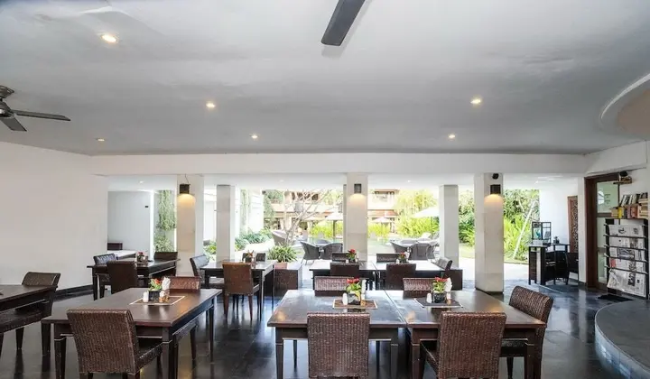 Кута: 16 bedroom villa river side Legian
