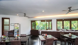 Кута: 16 bedroom villa river side Legian