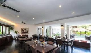 Кута: 16 bedroom villa river side Legian