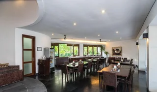 Кута: 16 bedroom villa river side Legian