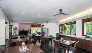 Кута: 16 bedroom villa river side Legian