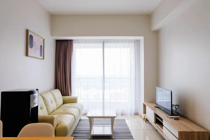 Legok: Luxurious and Elegant 2BR Apartment M-Town Signature