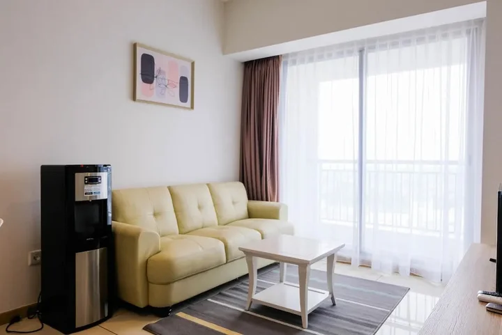 Legok: Luxurious and Elegant 2BR Apartment M-Town Signature