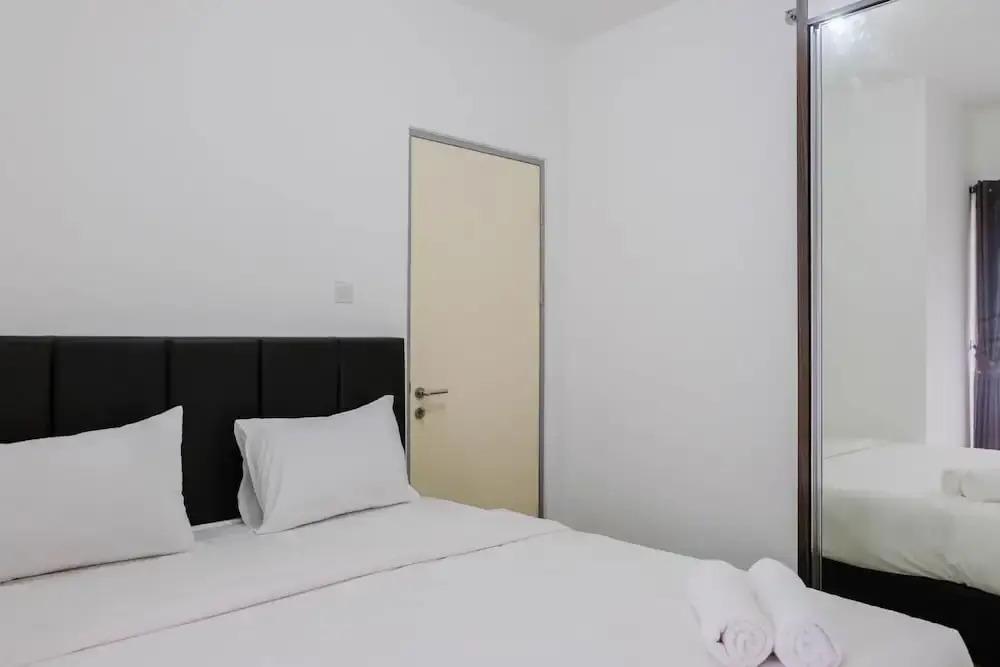 Legok: Elegant and Convenient 2BR Apartment M-Town Residence