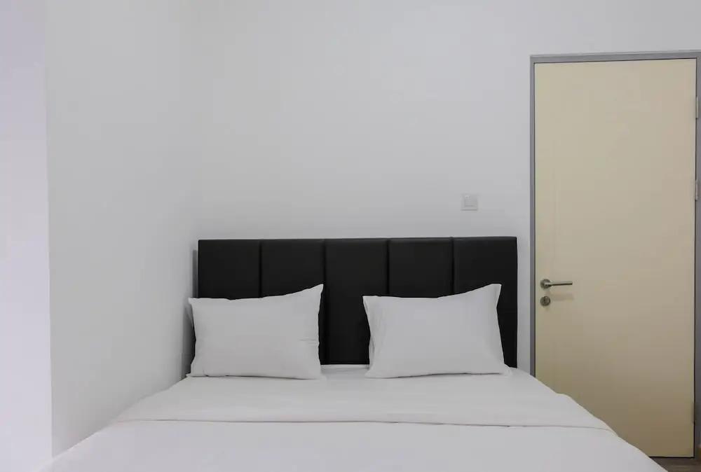 Legok: Elegant and Convenient 2BR Apartment M-Town Residence