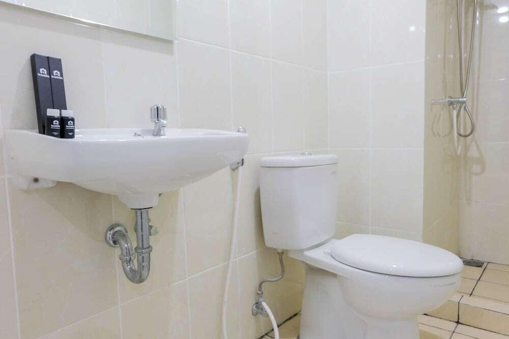 Legok: Elegant and Convenient 2BR Apartment M-Town Residence