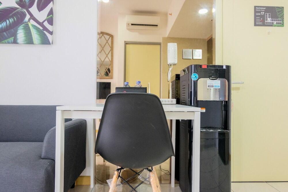Legok: Modern 1br Apartment M-Town Residence Near Summarecon Mall Serpong