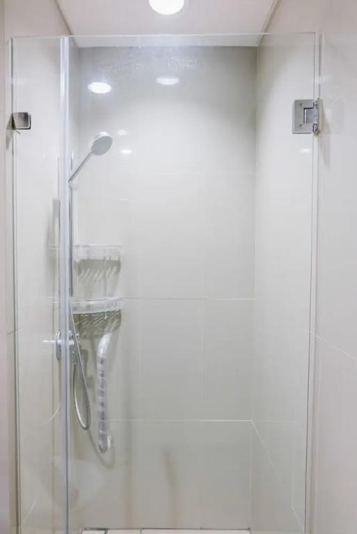 Legok: Modern Stylish And Spacious 2br M-Town Signature Apartment