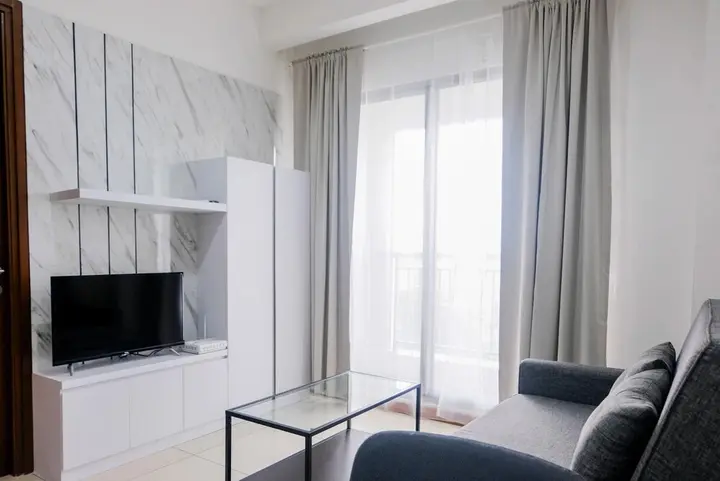 Legok: Cozy and Graceful 1BR Apartment at M-Town Signature