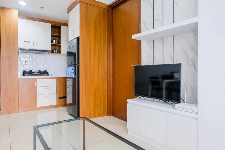 Legok: Cozy and Graceful 1BR Apartment at M-Town Signature