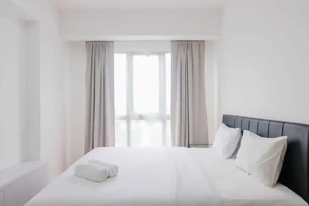 Legok: Cozy and Graceful 1BR Apartment at M-Town Signature