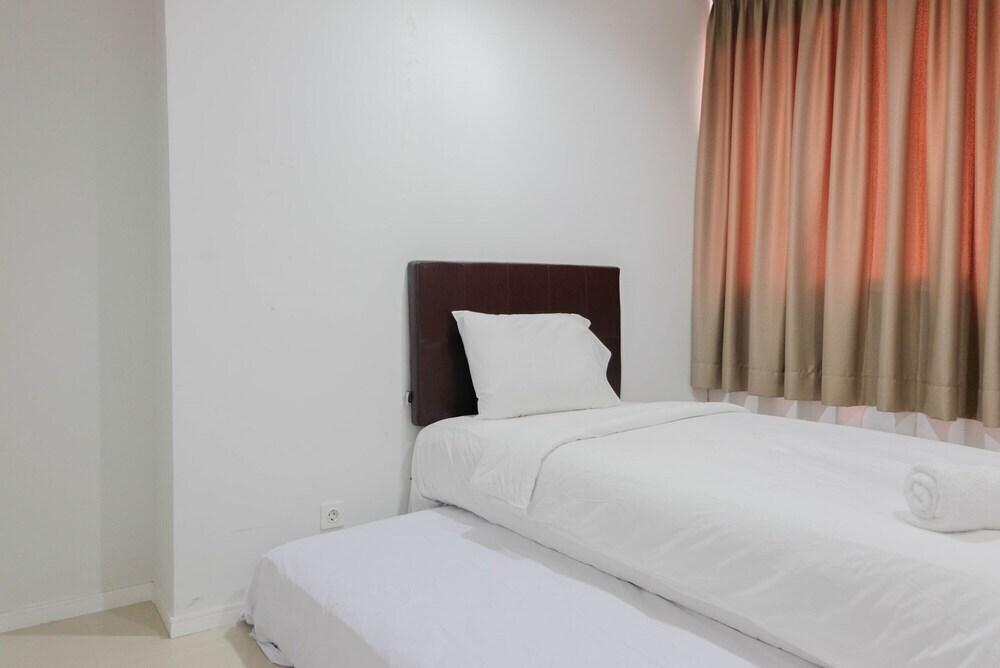 Luxurious and Comfy 2BR Paddington Heights Alam Sutera Apartment — фото 3
