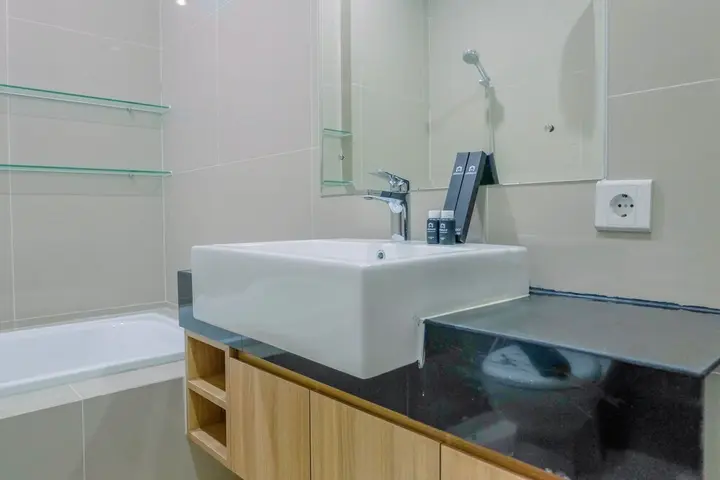 Чикаранг: Premium Spacious Studio Apartment @ Azalea Suites Cikarang