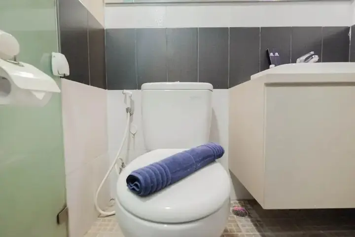 Депок: Well Appointed 1BR Apartment at Cinere Bellevue Suites