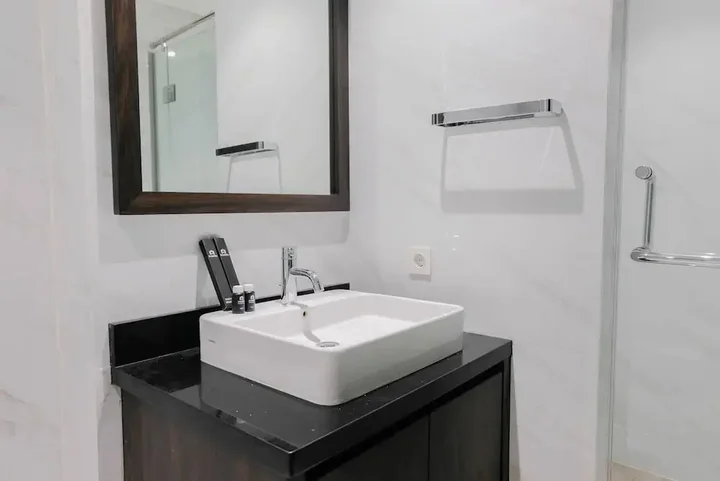Legok: Comfy and Elegant 1BR Branz BSD Apartment
