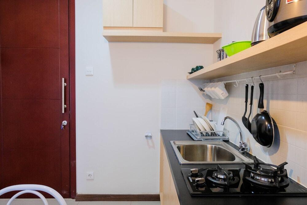 Legok: Warm and Relax 1BR at Asatti Garden House Apartment