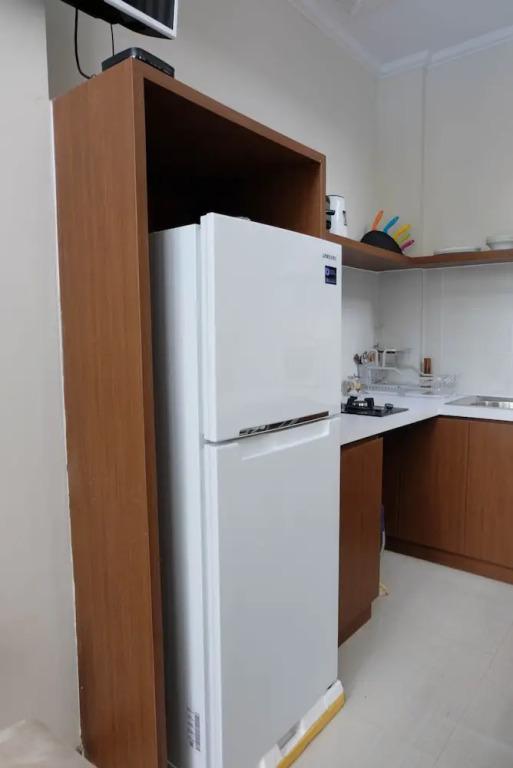 Legok: Pool View 3BR Apartment at Asatti BSD City