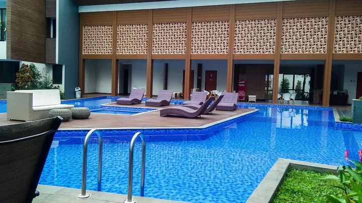 Legok: Fully Furnished 1br at Asatti Apartment