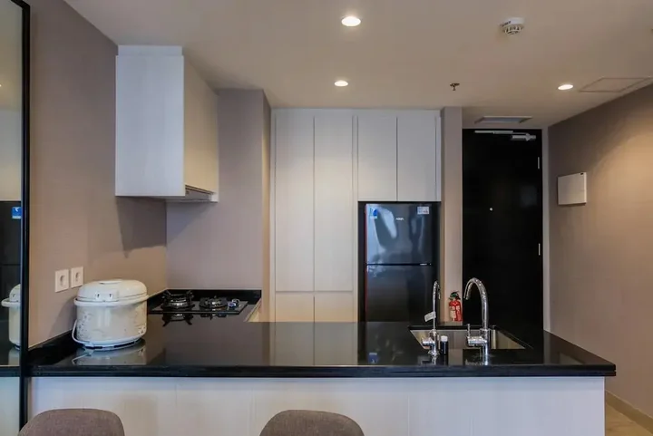 Legok: Fully Furnished 1BR at The Branz BSD Apartment