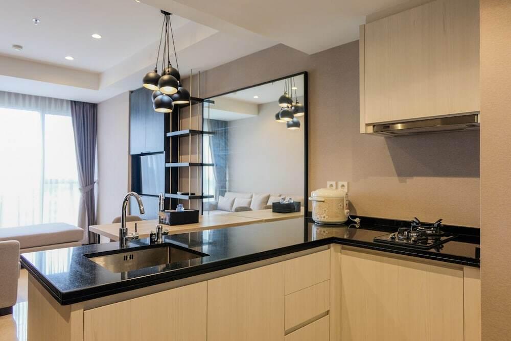Legok: Fully Furnished 1BR at The Branz BSD Apartment