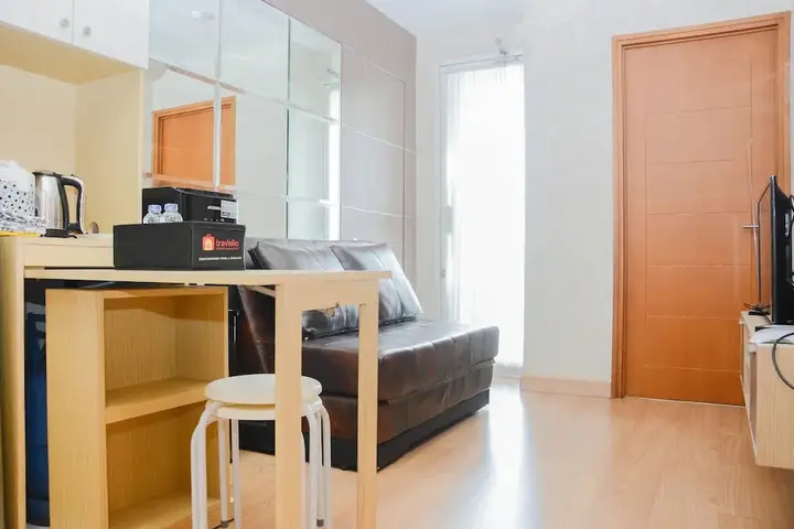 Warm and Modern Cozy 2BR @ Cinere Bellevue Apartment — фото 1