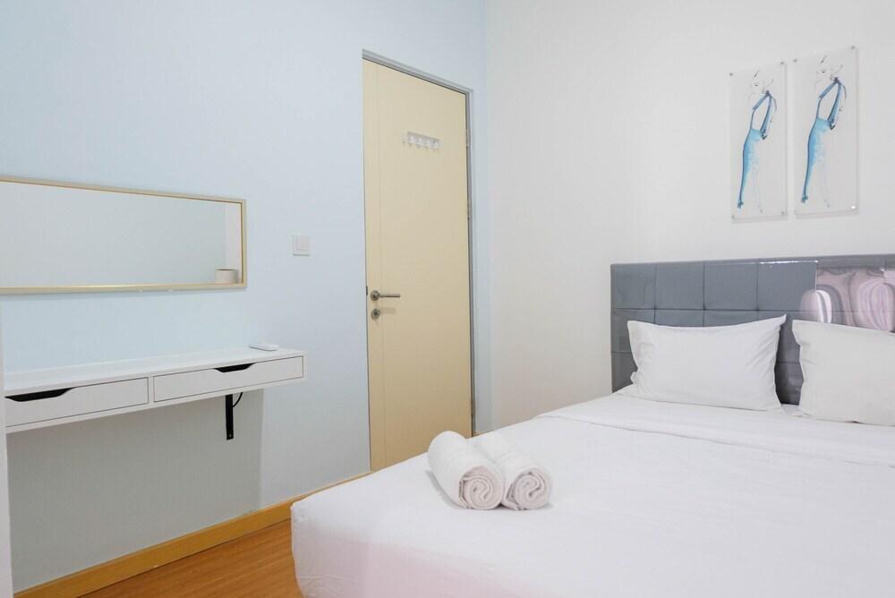 Legok: Convenient And Luxurious 2br Apartment at M-Town Residence