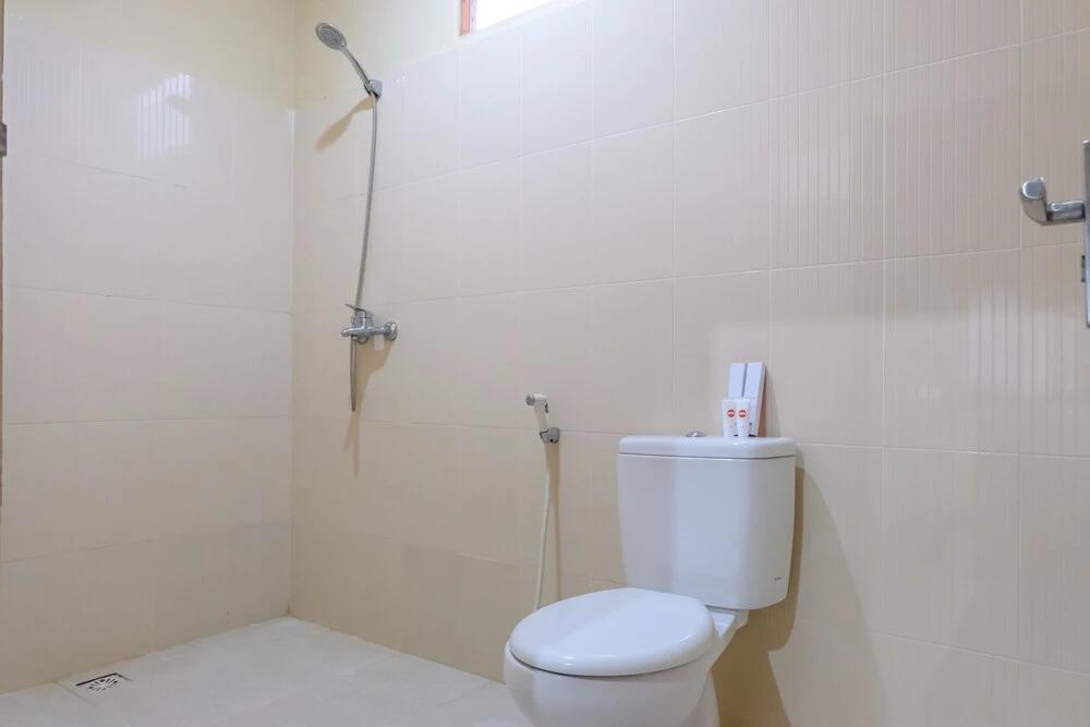 Сенджиги: OYO 992 Semilir Senggigi Inn