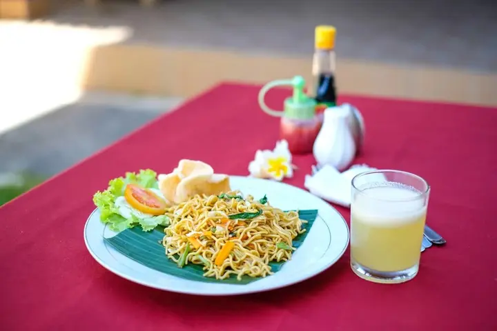 Сенджиги: OYO 992 Semilir Senggigi Inn
