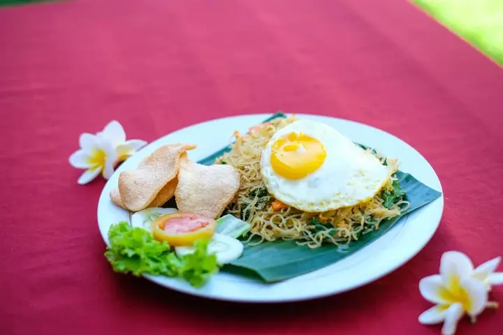 Сенджиги: OYO 992 Semilir Senggigi Inn