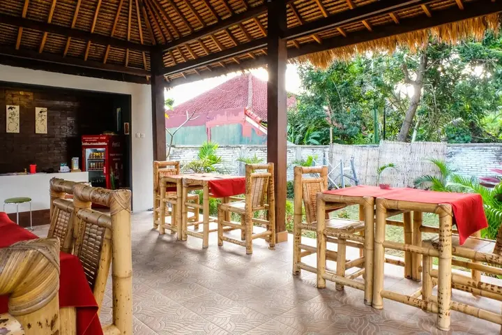 Сенджиги: OYO 992 Semilir Senggigi Inn