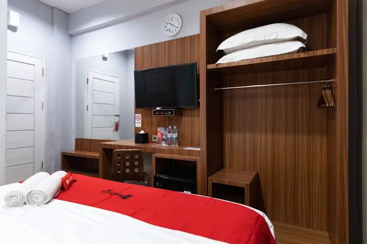 RedDoorz Premium near Centre Point Mall Medan — фото 5