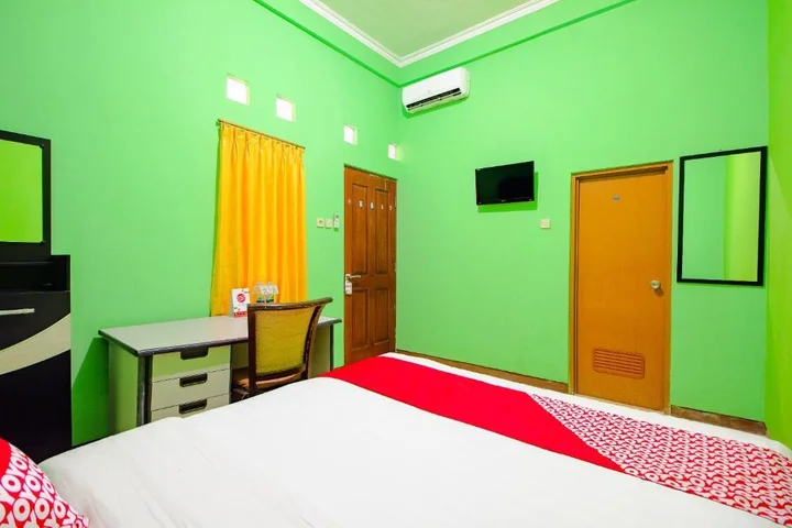 Депок: OYO 1593 Pondok Garini Syariah