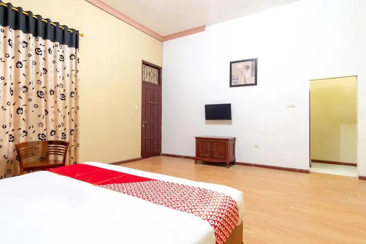 Медан: OYO 2777 Sleepover Sei Serayu