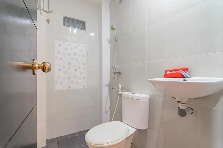 Палангкарая: RedDoorz @ Rajawali KM 5