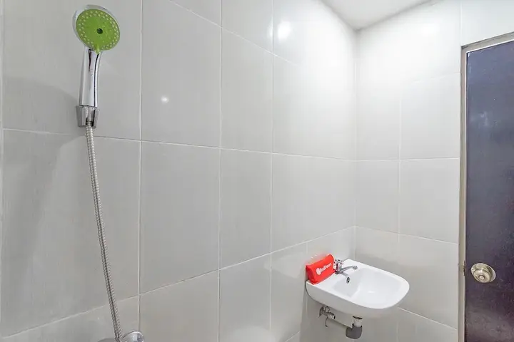 Палангкарая: RedDoorz @ Rajawali KM 5